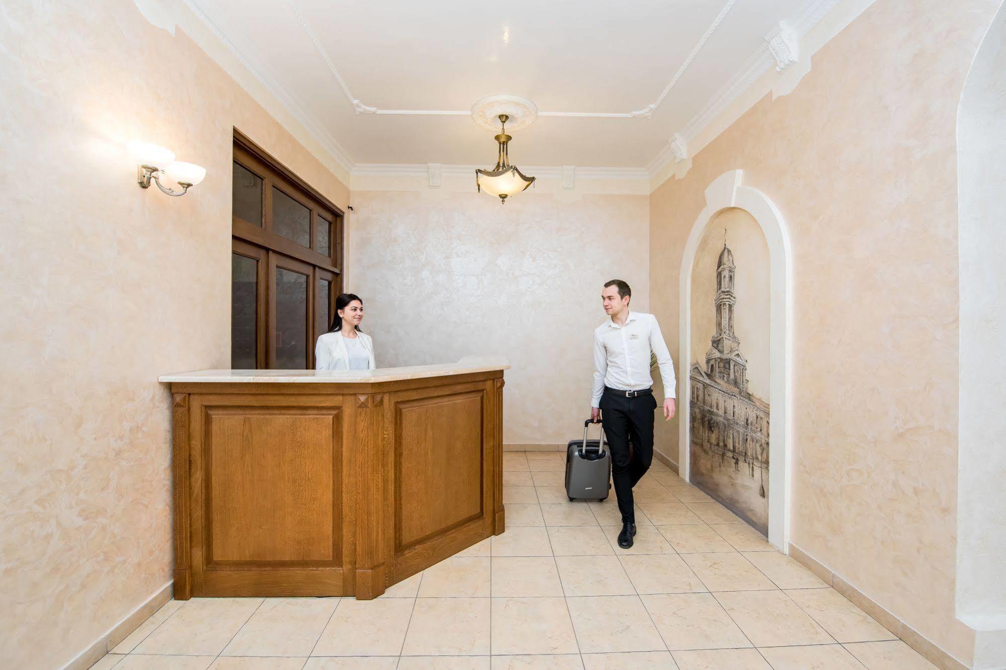 斯坦尼斯拉维夫酒店 伊万诺-弗兰科夫斯克 外观 照片
